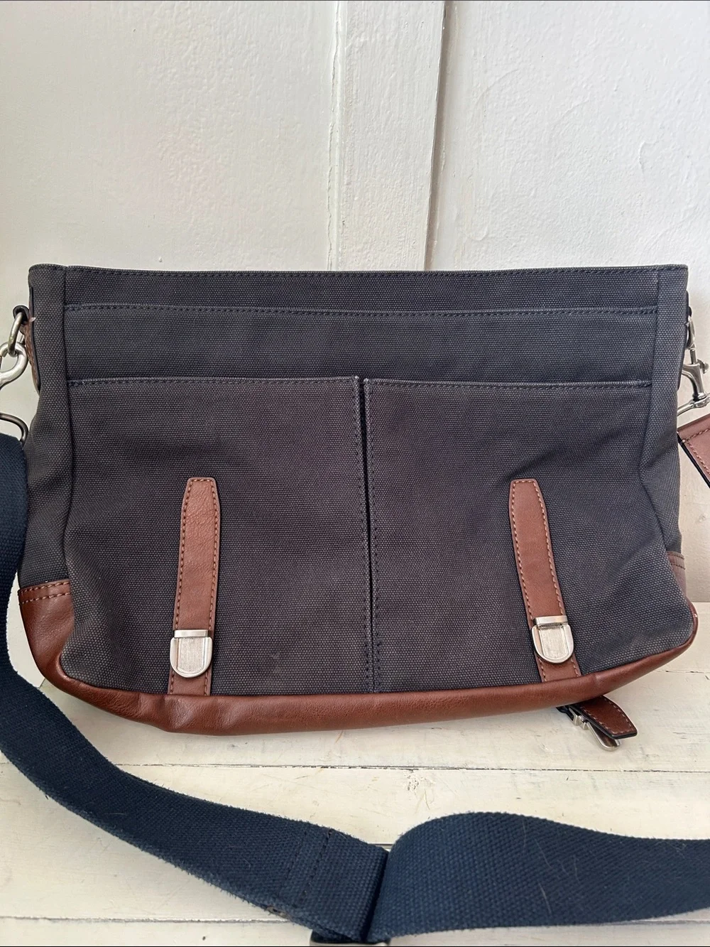 Fossil stylish canvas